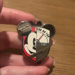 Disneyland Resort Passholder x Mickey Mouse Gear up for Adventure Pin